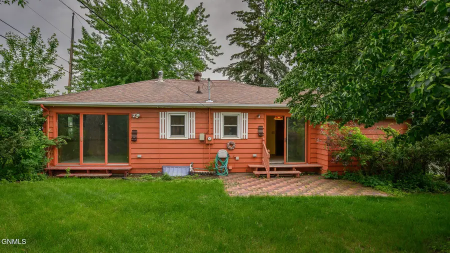 107 Arikara Avenue, Bismarck, ND 58501 - #2