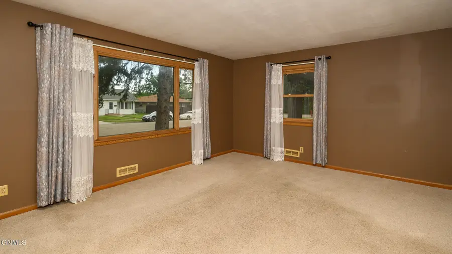 107 Arikara Avenue, Bismarck, ND 58501 - #3