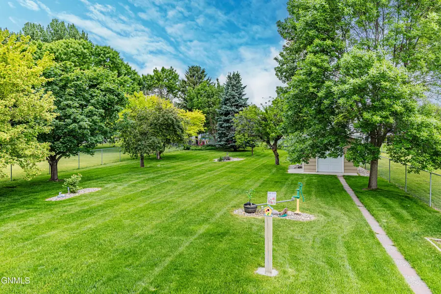 1500 Eastwood, Bismarck, ND 58504 - #2