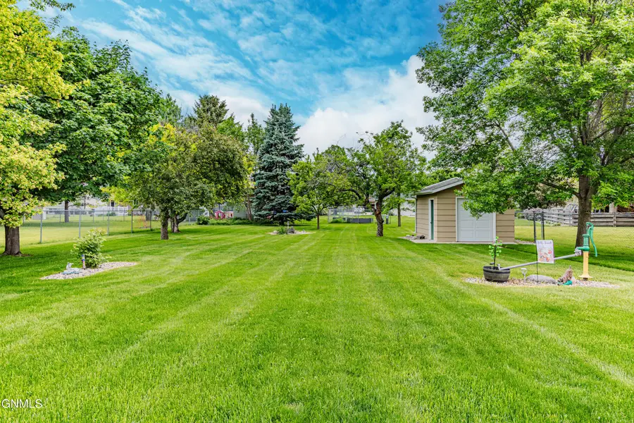 1500 Eastwood, Bismarck, ND 58504 - #3