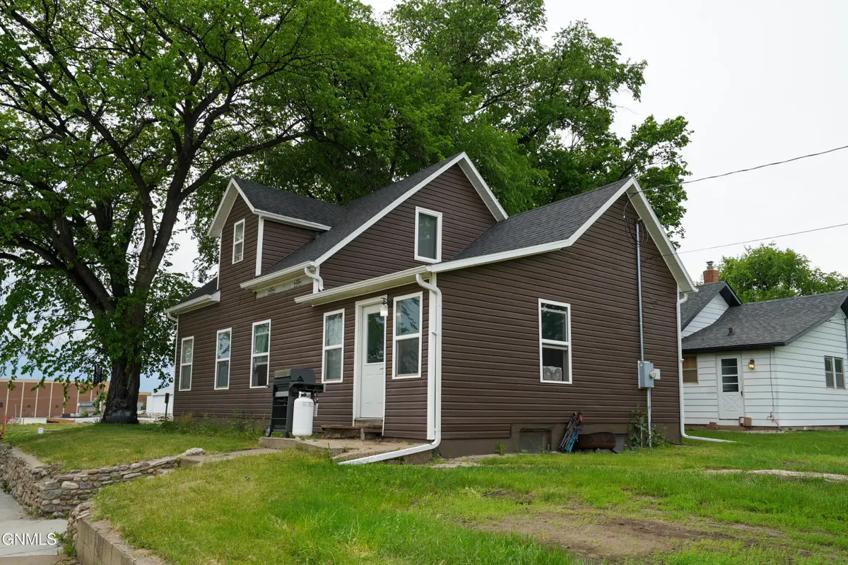 323 9th Street, Bismarck, ND 58504 - #1