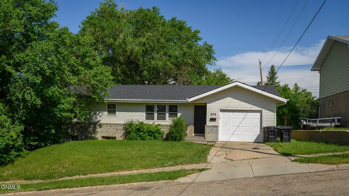 608 29th Street, Bismarck, ND 58501 - #1