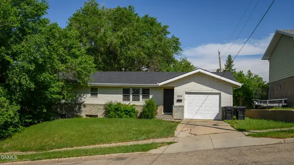 608 29th Street, Bismarck, ND 58501