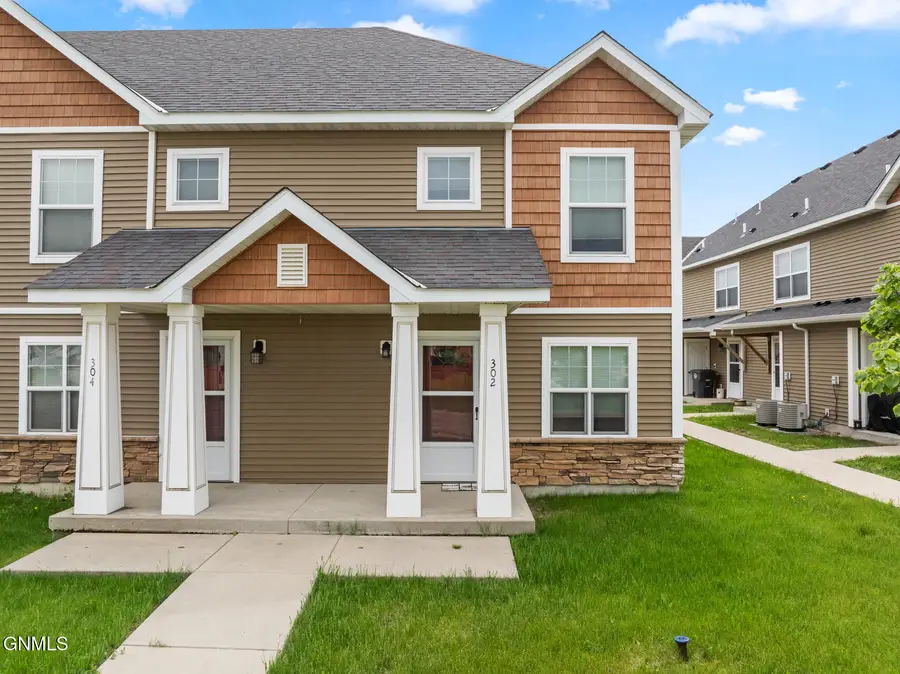 302 10th Avenue Se, Stanley, ND 58784 - #2