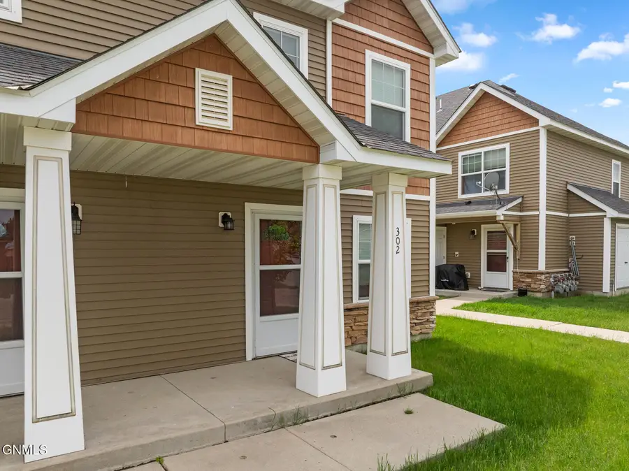 302 10th Avenue Se, Stanley, ND 58784 - #3