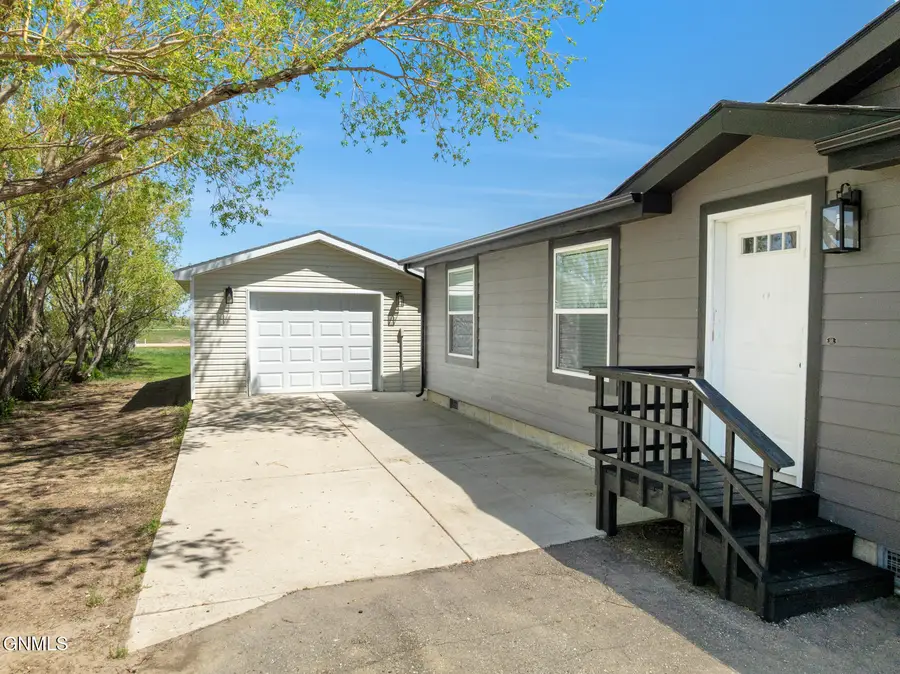 608 1st Avenue Nw, Crosby, ND 58730 - #3