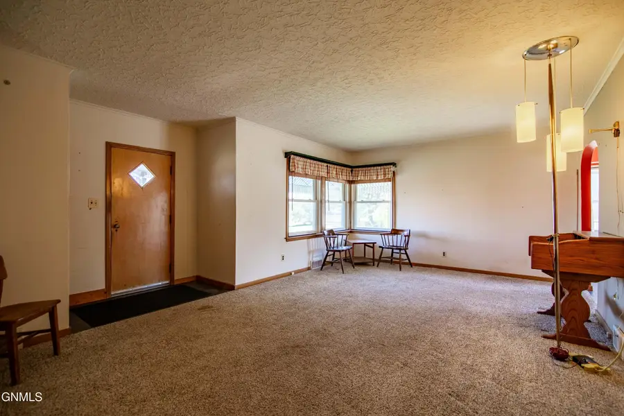 103 Iowa Avenue, Mott, ND 58646 - #3