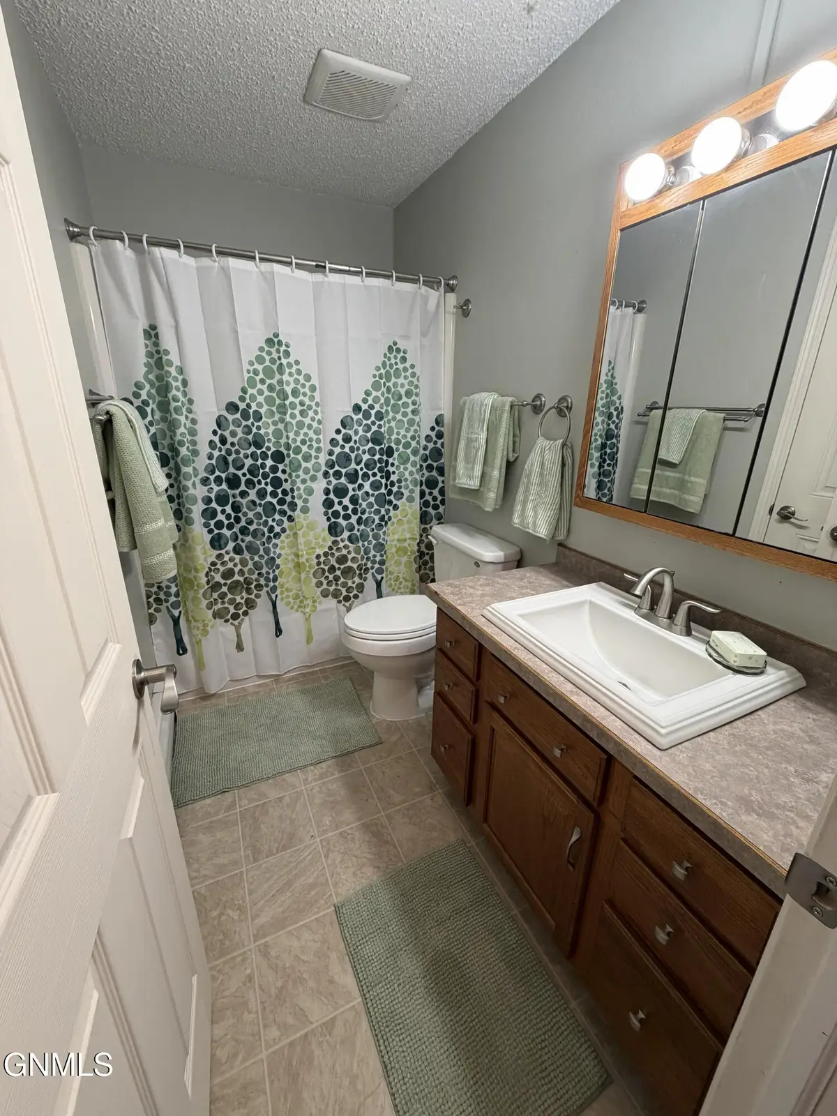 120 Lake Avenue #4, Bismarck, ND 58504 - #1