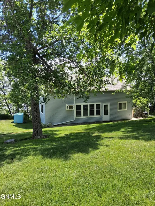 307 Sandy Beach Road, Jamestown, ND 58401