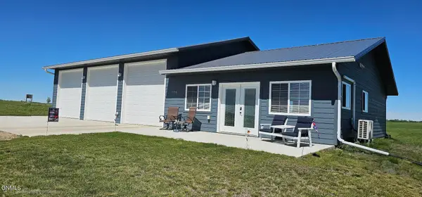 3558 Lakeshore Road, Medina, ND 58467
