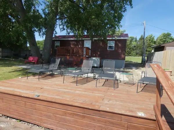 592 W Lakeview Lane, Dawson, ND 58428