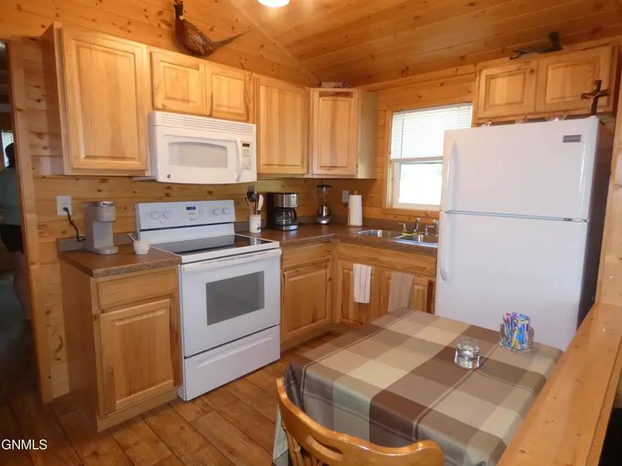 592 W Lakeview Lane, Dawson, ND 58428 - #2