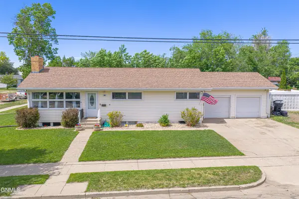 1414 6th Street W, Williston, ND 58801