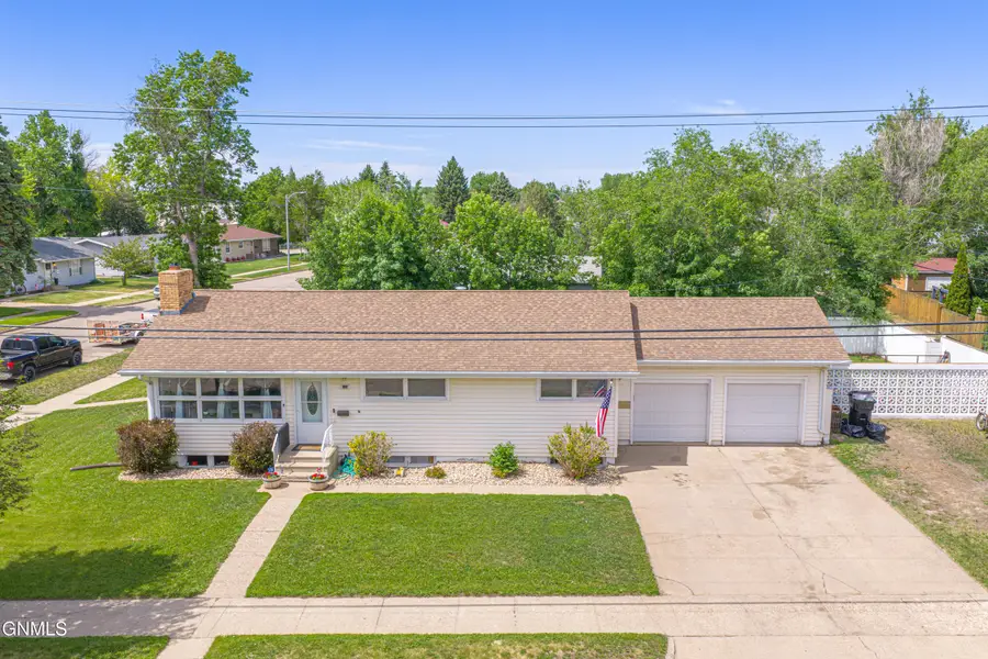 1414 6th Street W, Williston, ND 58801 - #2