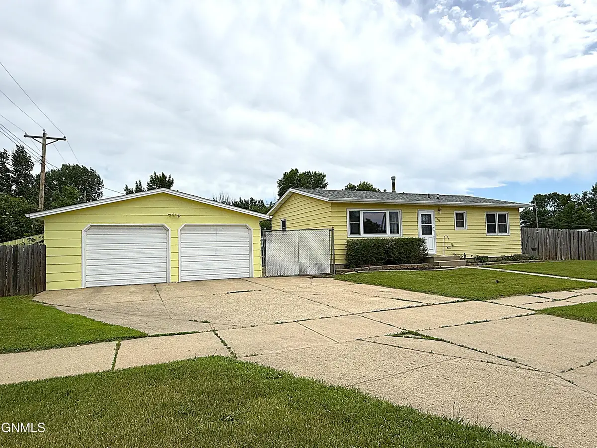 2300 8th Street Nw, Minot, ND 58703 - #1