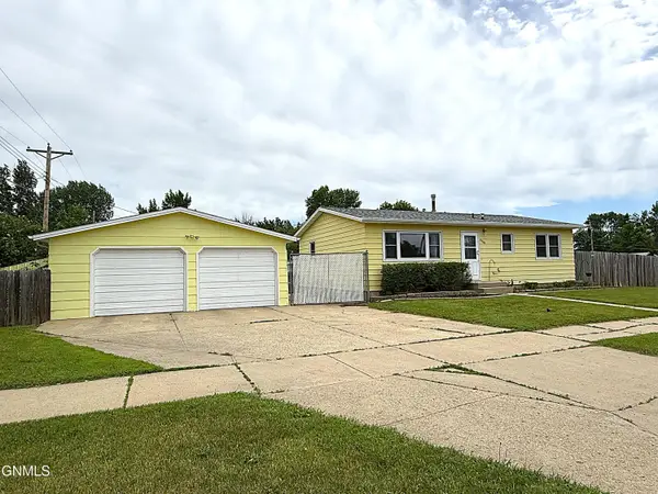 2300 8th Street Nw, Minot, ND 58703