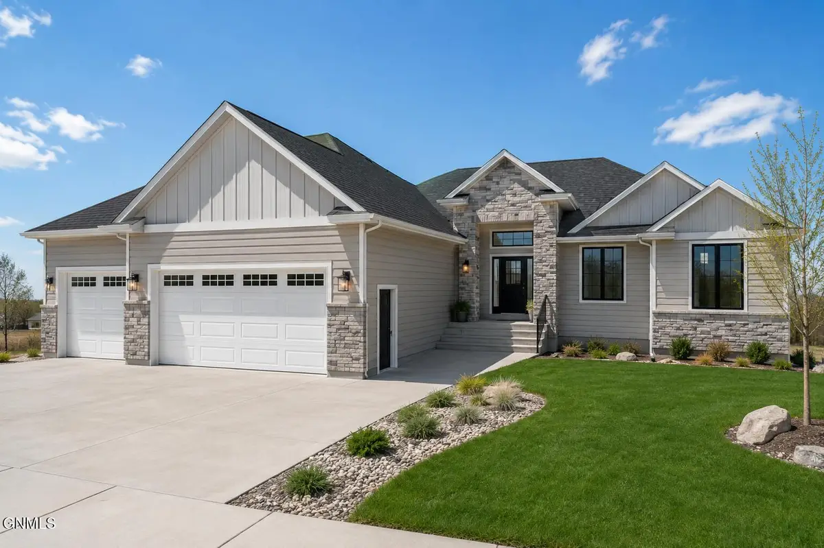 2619 Frisco Way, Bismarck, ND 58503 - #1