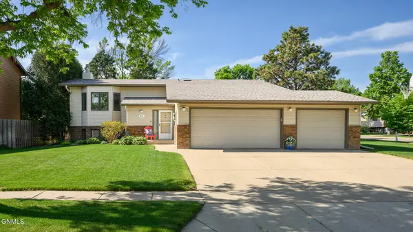 3626 Hackberry Street, Bismarck, ND 58503