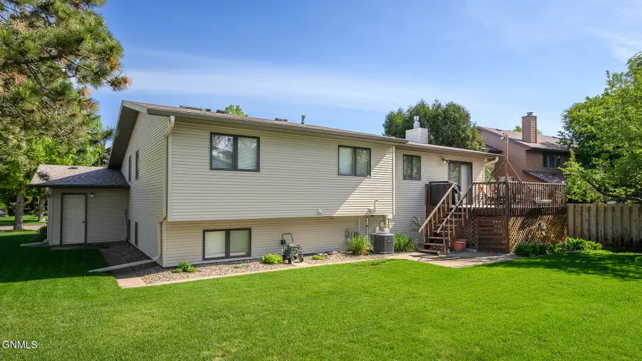 3626 Hackberry Street, Bismarck, ND 58503 - #2