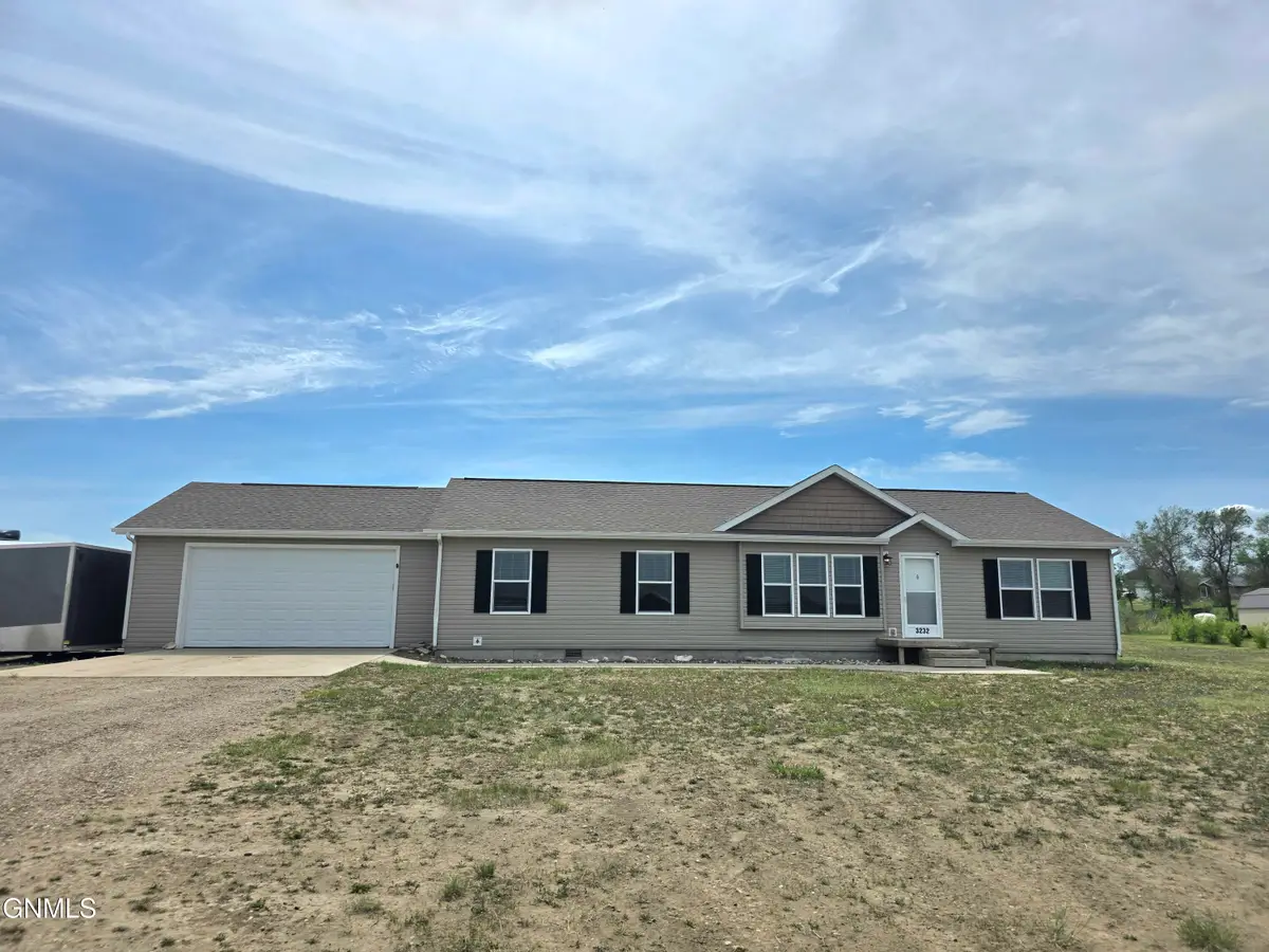 3232 125th Y Avenue Nw, Watford City, ND 58854 - #1