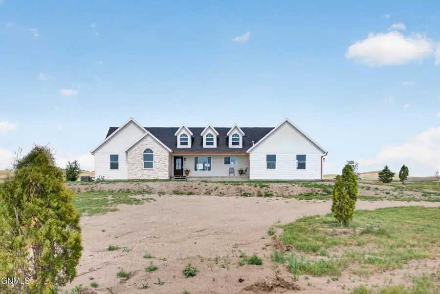 1114 37th Avenue Se, Williston, ND 58801 - #2