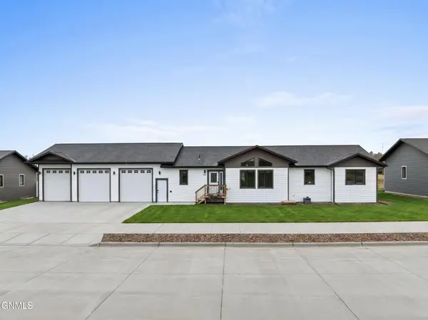 201 11th Avenue Nw, Watford City, ND 58854
