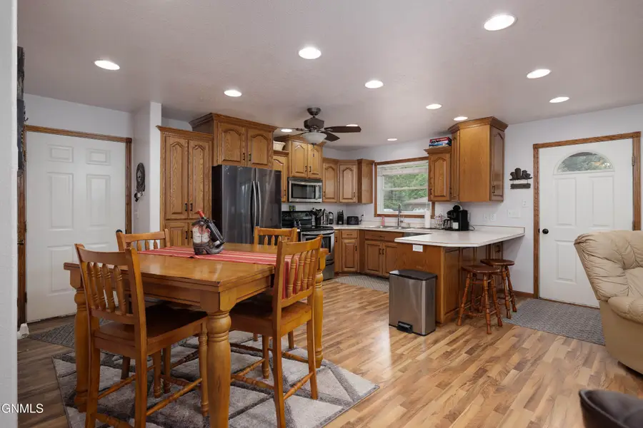 910 20th Street W, Dickinson, ND 58601 - #3