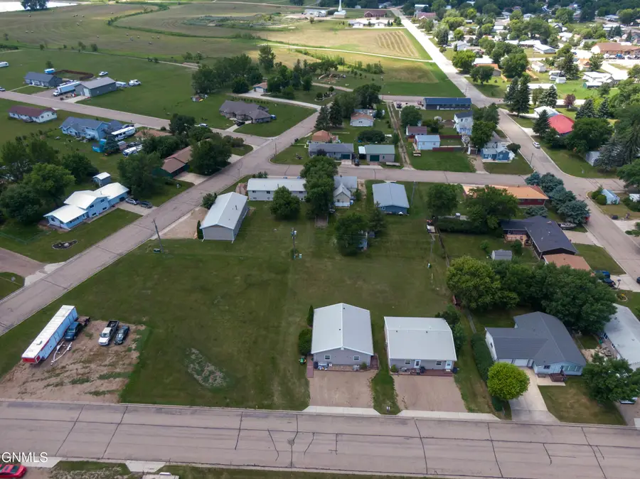 705 & 707 Main Street, Underwood, ND 58576 - #2