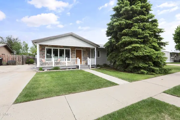 2216 8th Avenue E, Williston, ND 58801