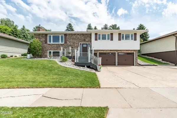2031 N 8th Street, Bismarck, ND 58501