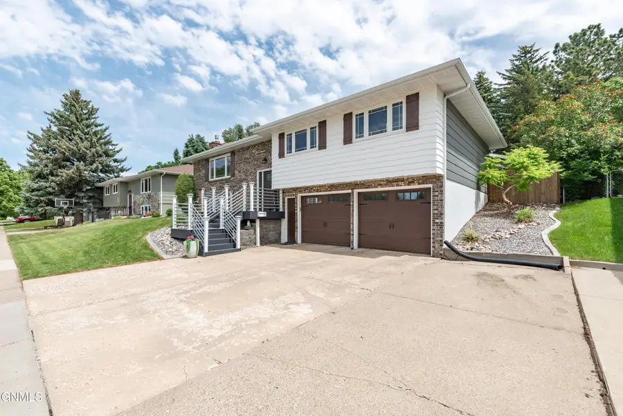 2031 N 8th Street, Bismarck, ND 58501 - #2