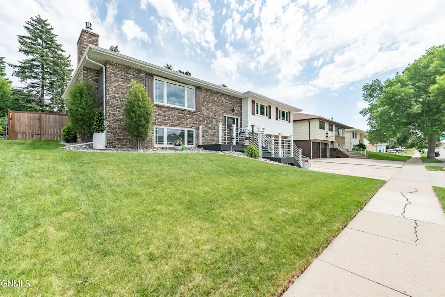 2031 N 8th Street, Bismarck, ND 58501 - #3
