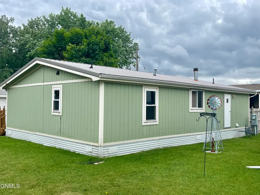 716 Holiday Park, Jamestown, ND 58401 - #3