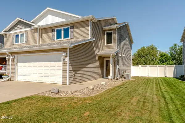 3203 Rutland Drive, Bismarck, ND 58504