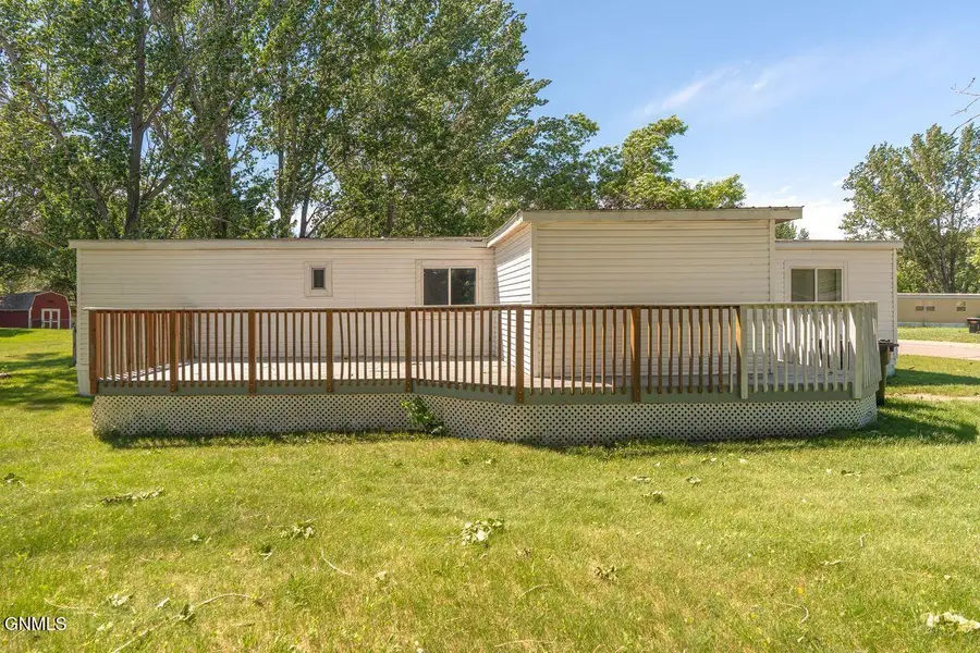 405 Yorkshire Lane, Bismarck, ND 58504 - #3