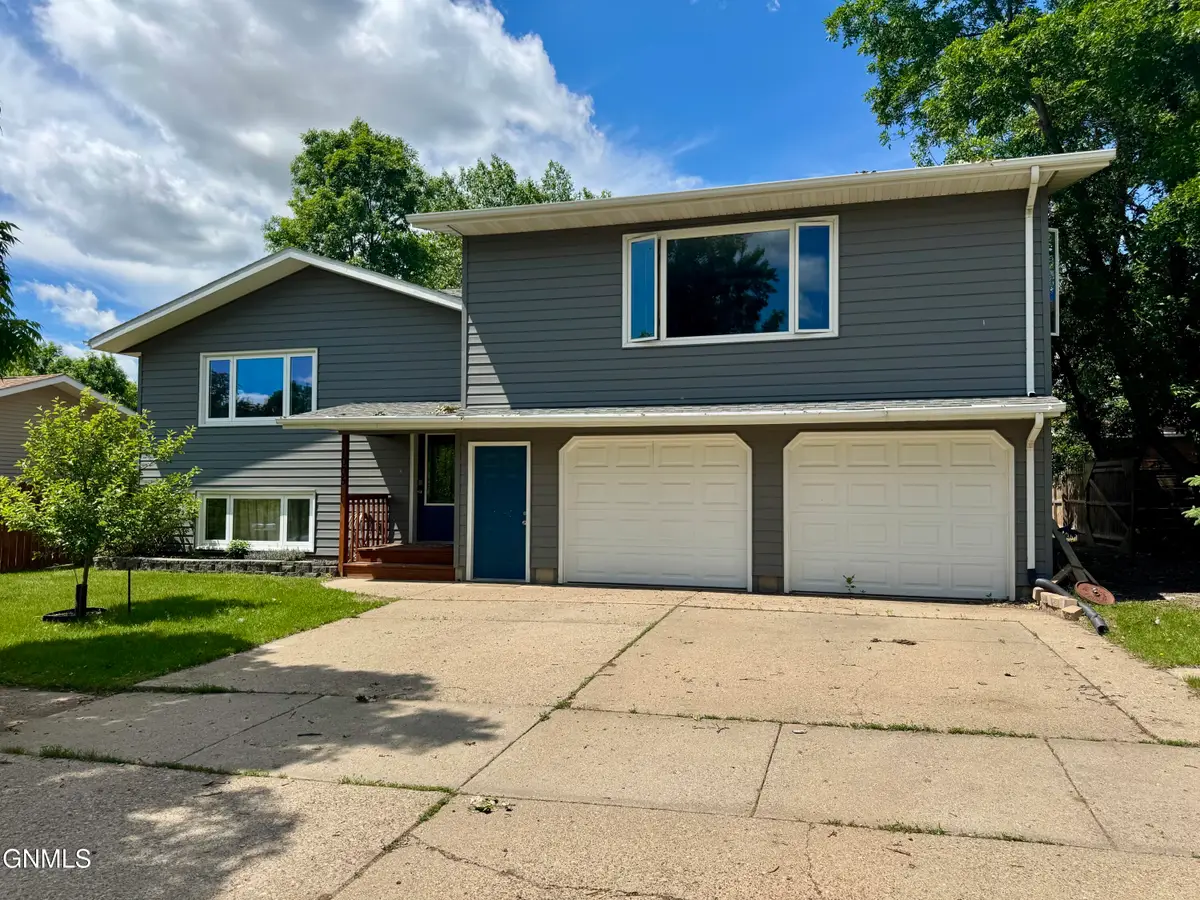 1005 Deapolis Drive, Hazen, ND 58545 - #1