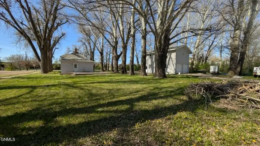 203 Nolan Avenue W, Wibaux, MT 59353 - #2