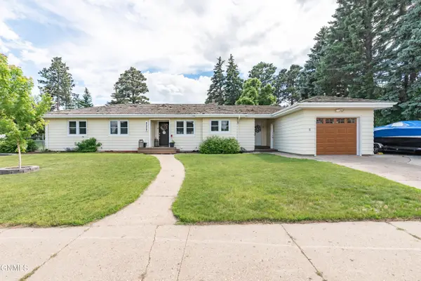 225 Tower Avenue, Bismarck, ND 58501