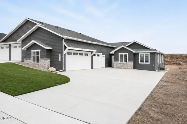 2020 Prairie Hawk Drive, Bismarck, ND 58503