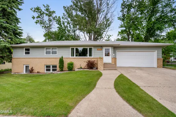 2001 Assumption Drive, Bismarck, ND 58501