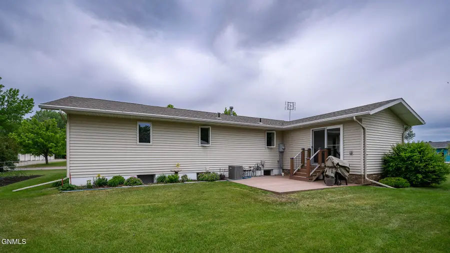 1231 Meadowbrook Drive, Washburn, ND 58577 - #2
