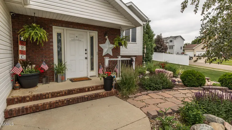 828 Brome Avenue, Bismarck, ND 58503 - #2