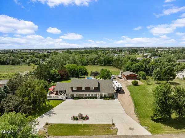 3319 11th Avenue E, Williston, ND 58801