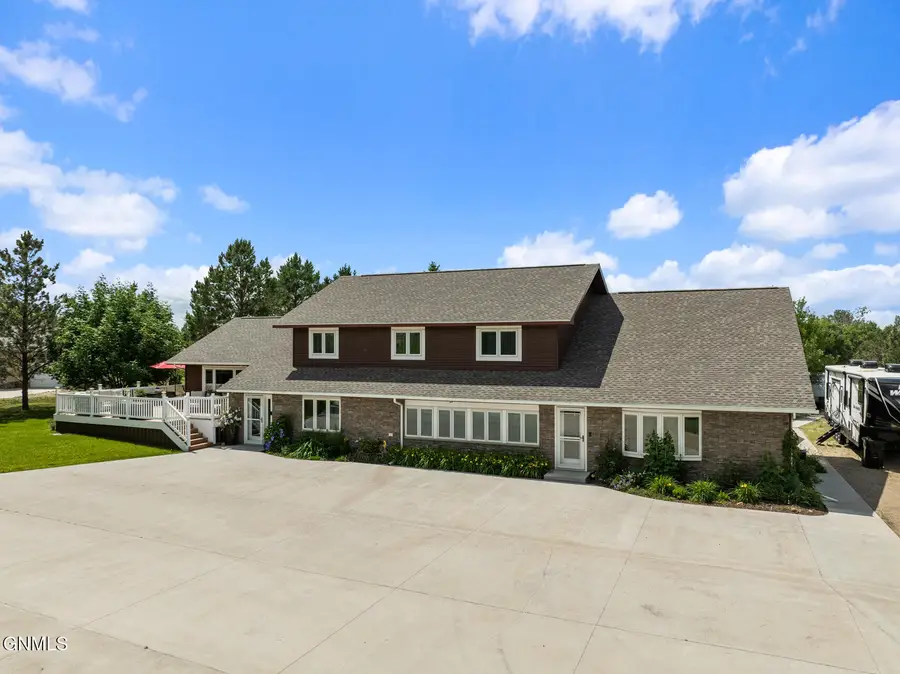 3319 11th Avenue E, Williston, ND 58801 - #3