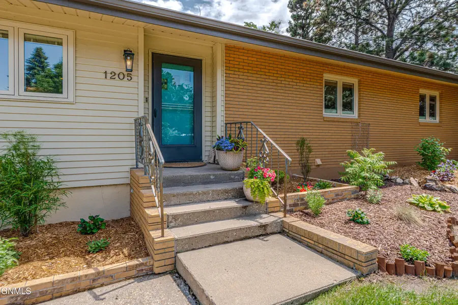 1205 Coulee Road, Bismarck, ND 58501 - #2