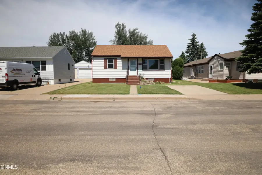 1106 Riverview Avenue, Bismarck, ND 58504 - #2