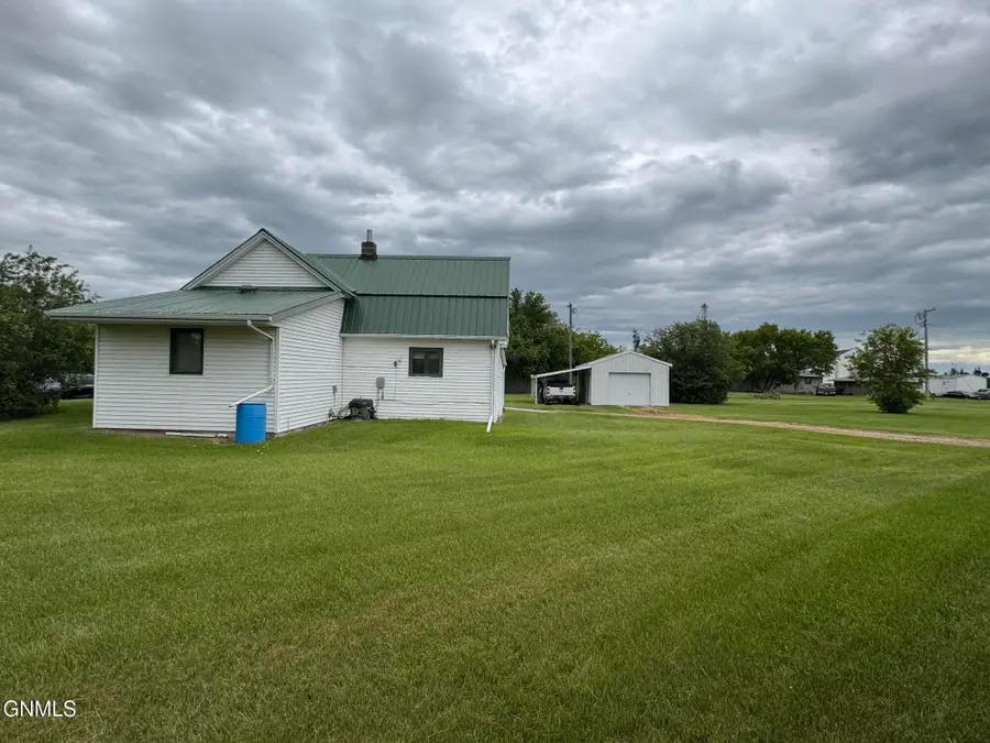 501 1st Street Nw, Bowbells, ND 58721 - #2