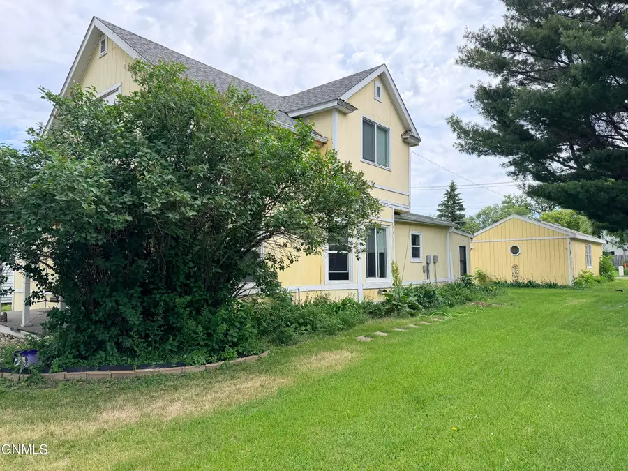316 4th Avenue Ne, Jamestown, ND 58401 - #2
