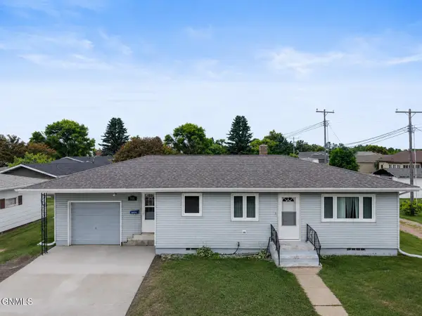 315 Avenue C E, Napoleon, ND 58561