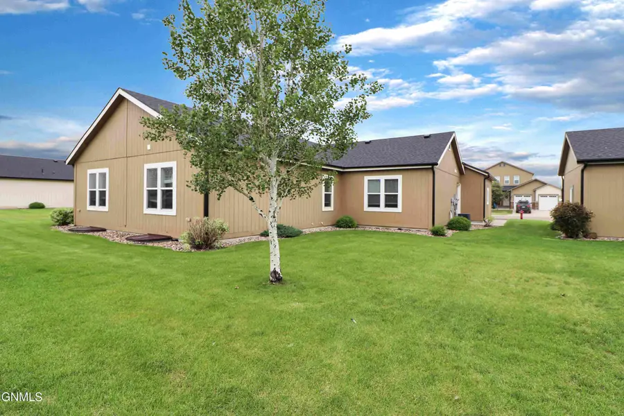 807 40th Street E, Williston, ND 58801 - #2